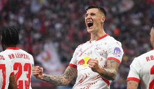 记者：纽卡与莱比锡商谈交易结构，但转会关键在于塞斯科的选择