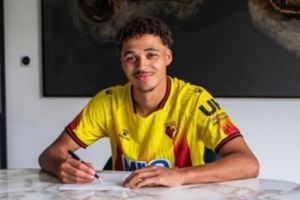 官方：沃特福德租借曼城20岁中卫马克斯-阿莱恩，租期1年