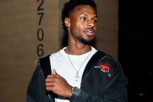 "偷"拿老爸手表？布朗尼带詹姆斯联名理查米尔腕表 市价约55万刀