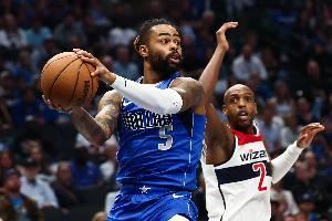 名记:弗拉格打控卫目前来看不成功 拉塞尔能组织但不受基德重用